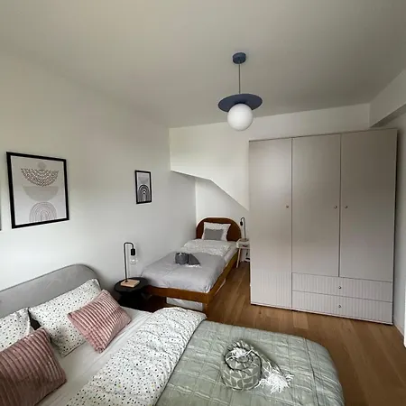 Debina Lounge 54 公寓